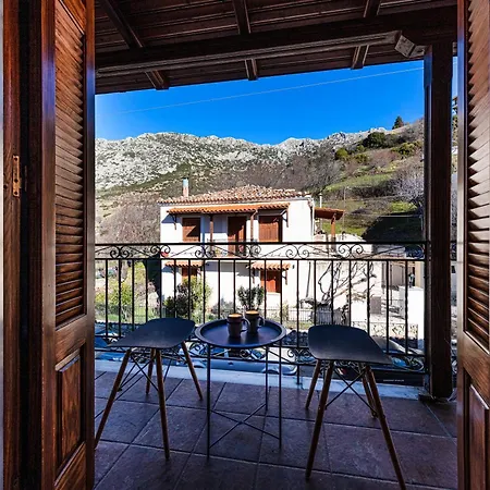White Hills Suites & Spa Arachova Exterior photo